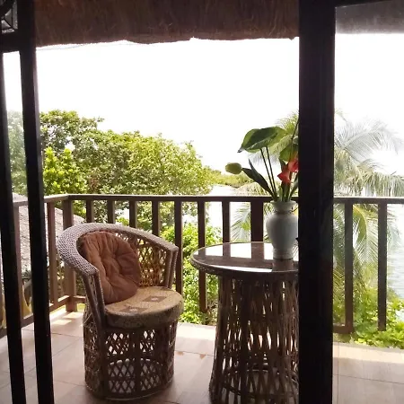 1-Bed And Living Room Set Treehouse Living Homestay