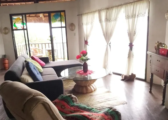 1-Bed And Living Room Set Treehouse Living Homestay Camotes-øyene