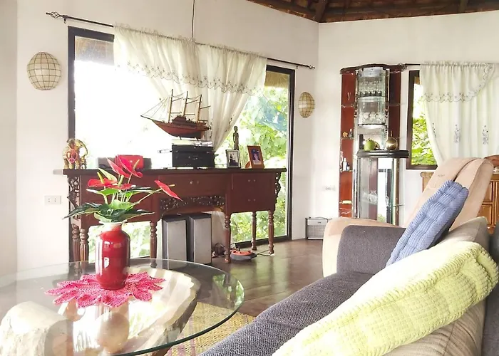 Gjestgiverier 1-Bed And Living Room Set Treehouse Living Homestay *